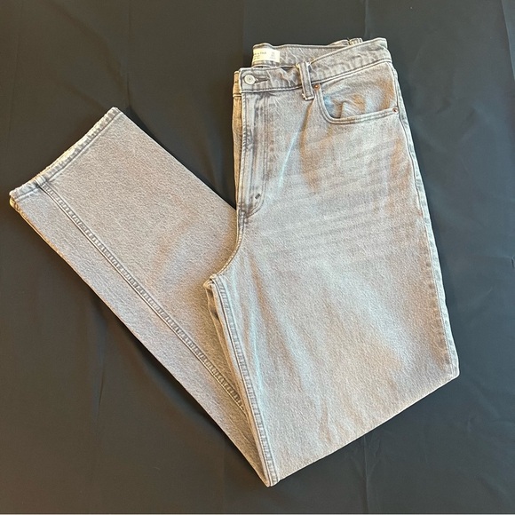 Abercrombie & Fitch 90’s Ultra High Rise Light Gray Jeans, Size 31 - Picture 1 of 8